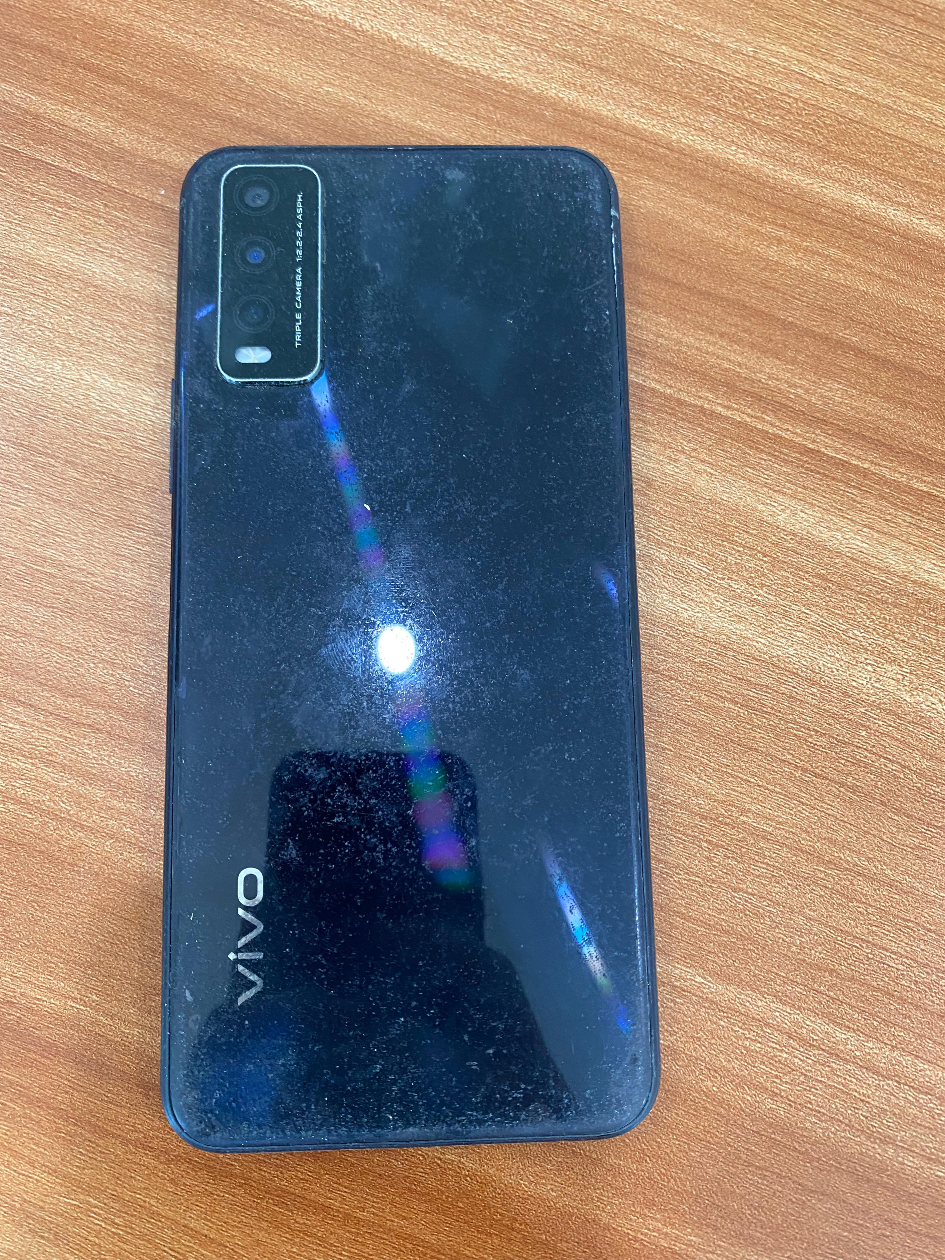 handphone jenis android merek Vivo model V2029 warna hitam No Imei: 869745050695998